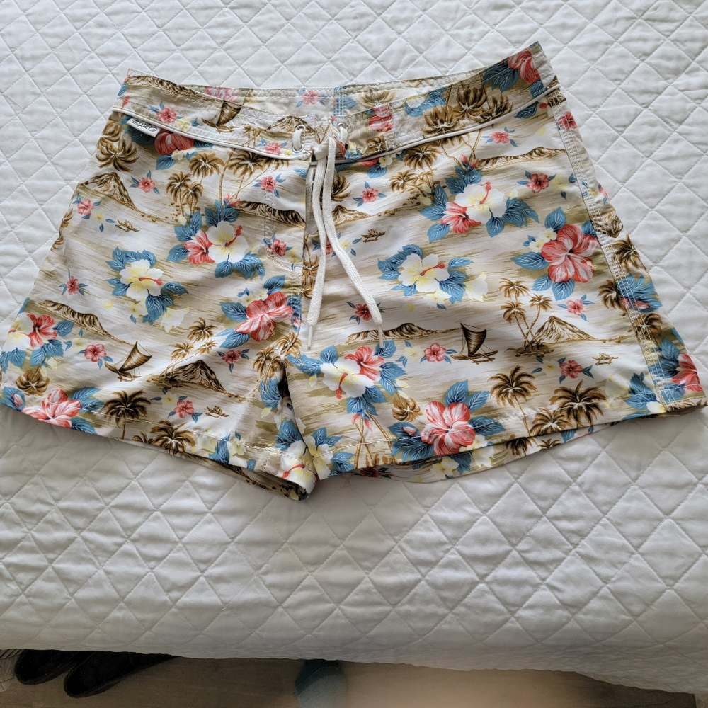 SYKO Women's drawstring Board Shorts SZ 11 Tropical Print